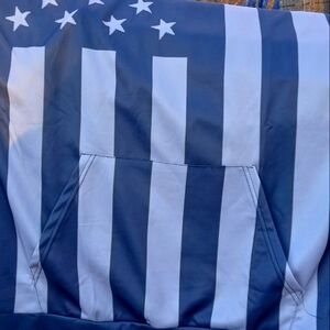 NWOT Grey and white American flag print hoodie sz XL